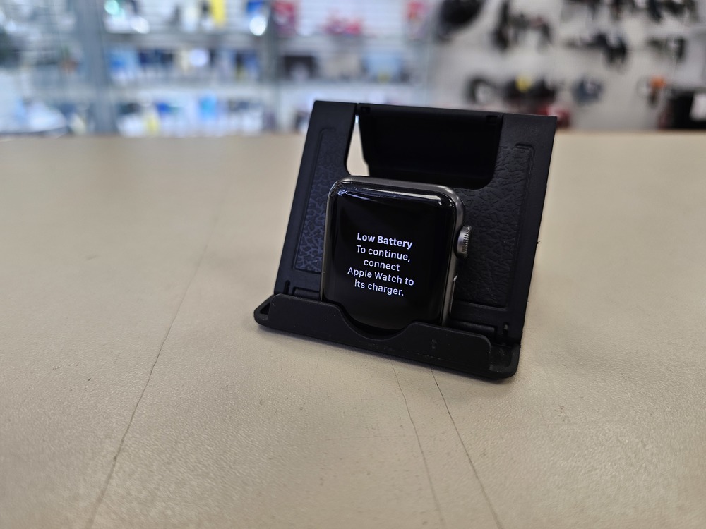 Смарт-часы Apple Watch Series 3 38 мм