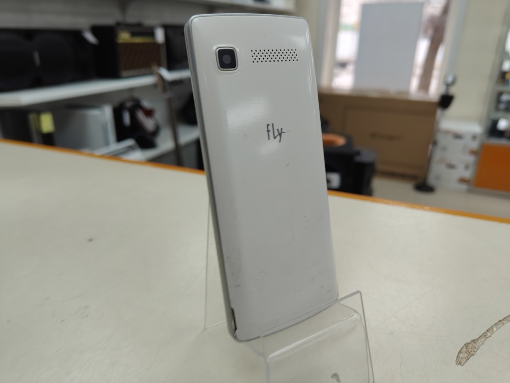 Мобильный телефон Fly TS112