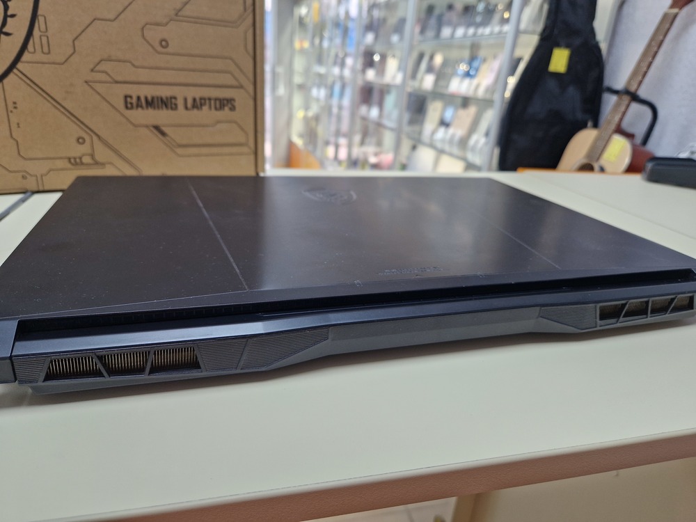 Ноутбук MSI .; Core i5-11260H, GeForce RTX 3050, 16 Гб, 512 GB, Нет