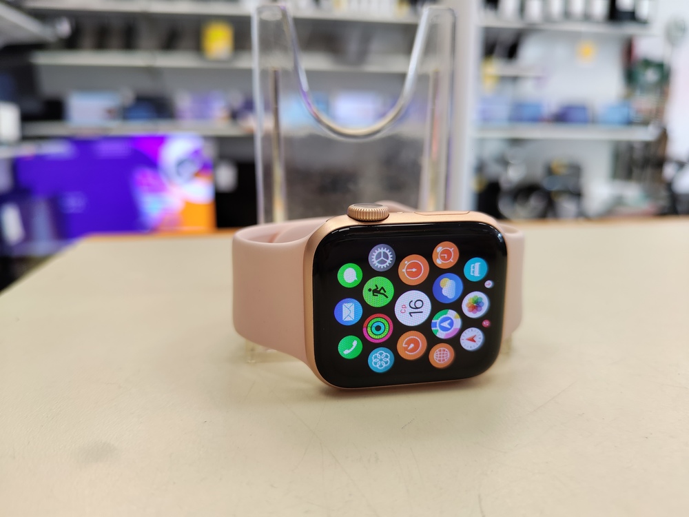 Смарт-часы Apple Watch Series 6 40mm