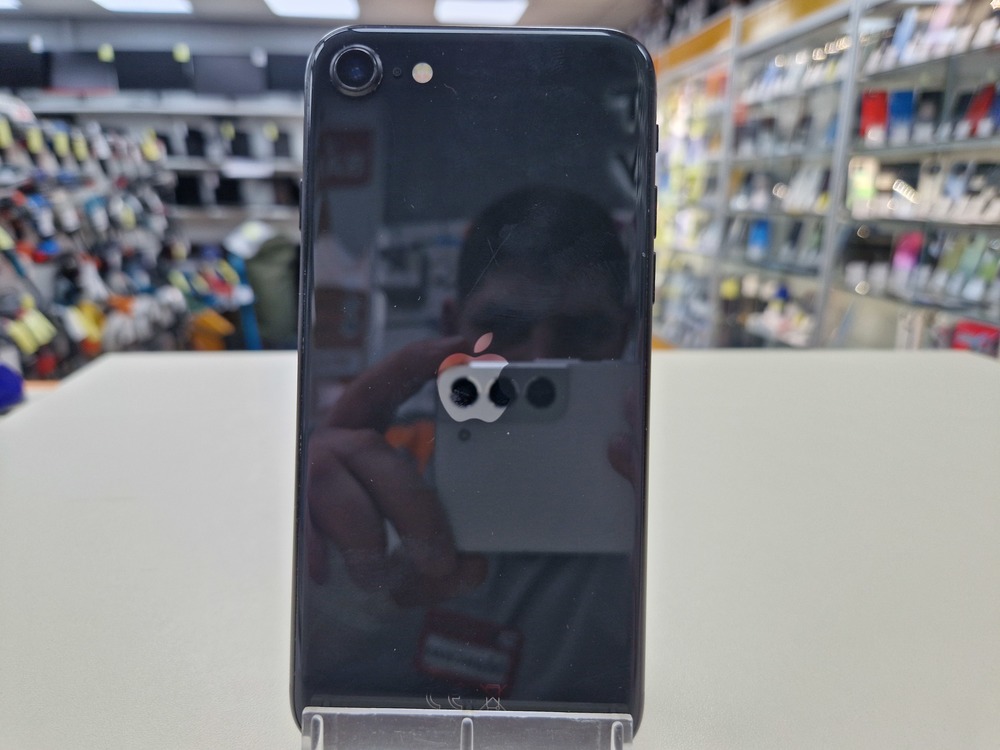 Смартфон Apple iPhone SE 2020 64Gb
