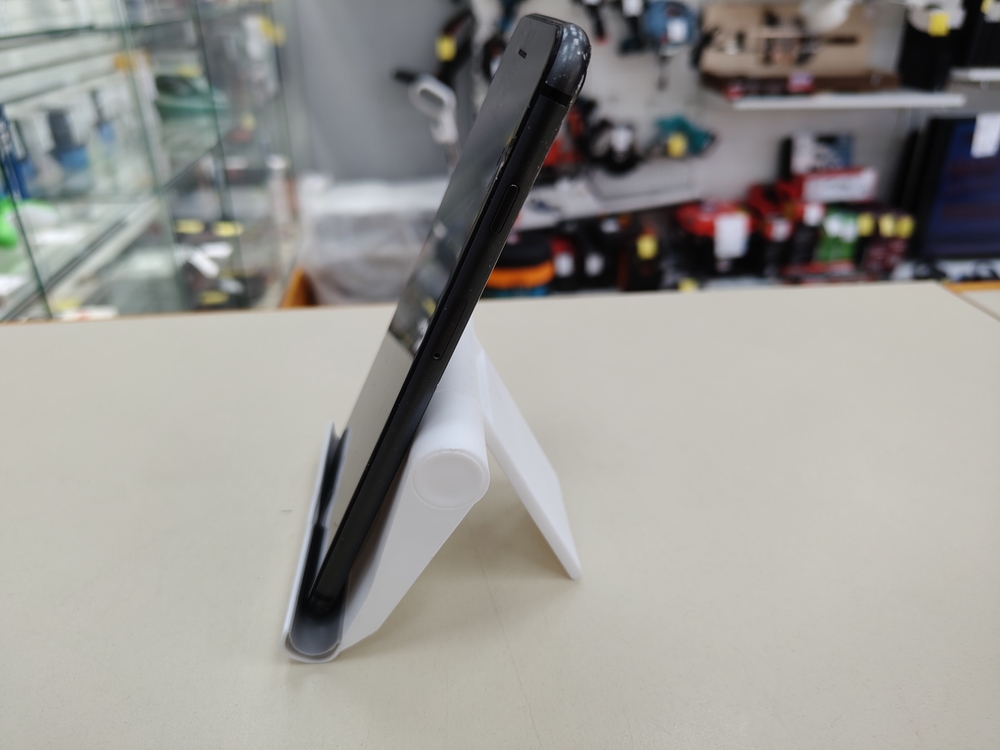 Смартфон Apple iPhone 8 Plus 64Gb