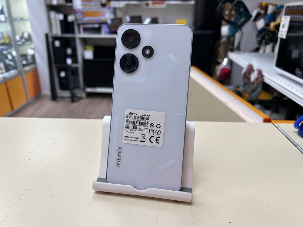 Смартфон Infinix HOT 30i 8/128