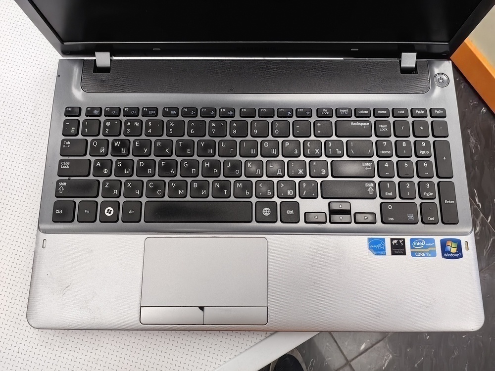 Ноутбук Samsung NP350V5C; Core i5-3210M, Intel HD Graphics 4000, 4 Гб, 500 Гб