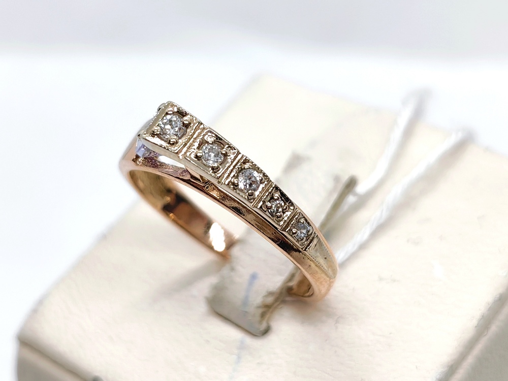 КОЛЬЦО С КАМНЯМИ (Au 585)