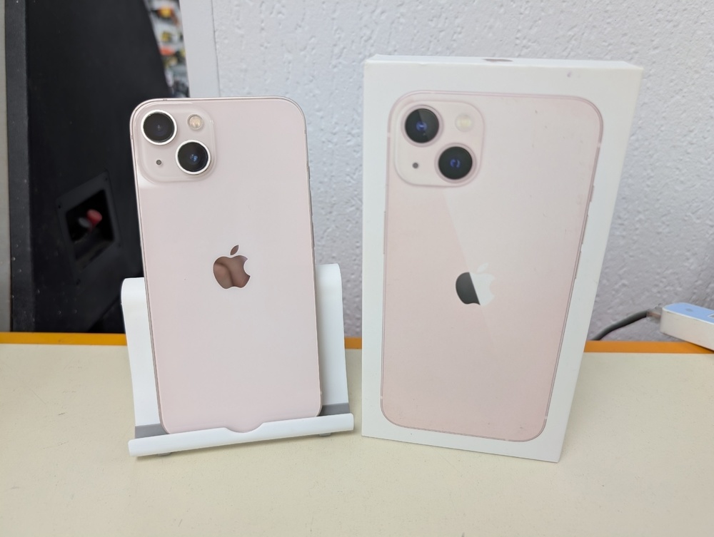 Смартфон Apple iPhone 13 128Gb
