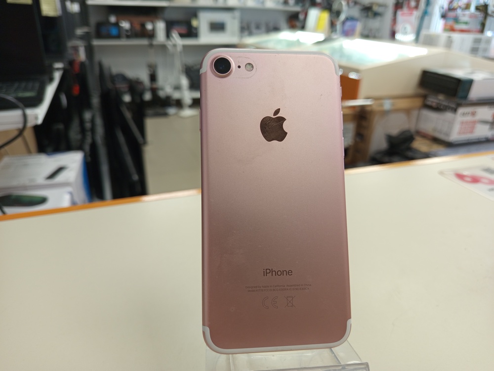 Смартфон Apple iPhone 7 32Gb