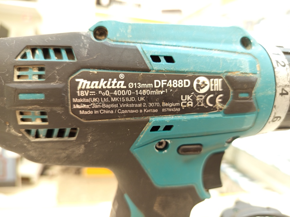 Шуруповерт Makita DF488D