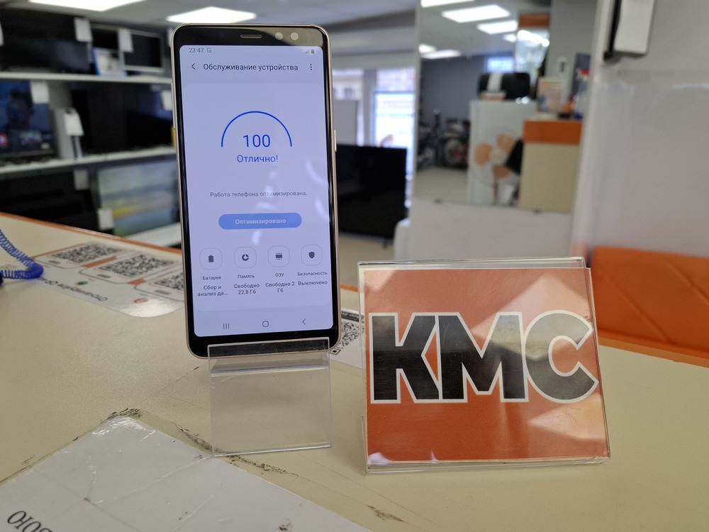 Смартфон Samsung Galaxy A8 2018 4/32