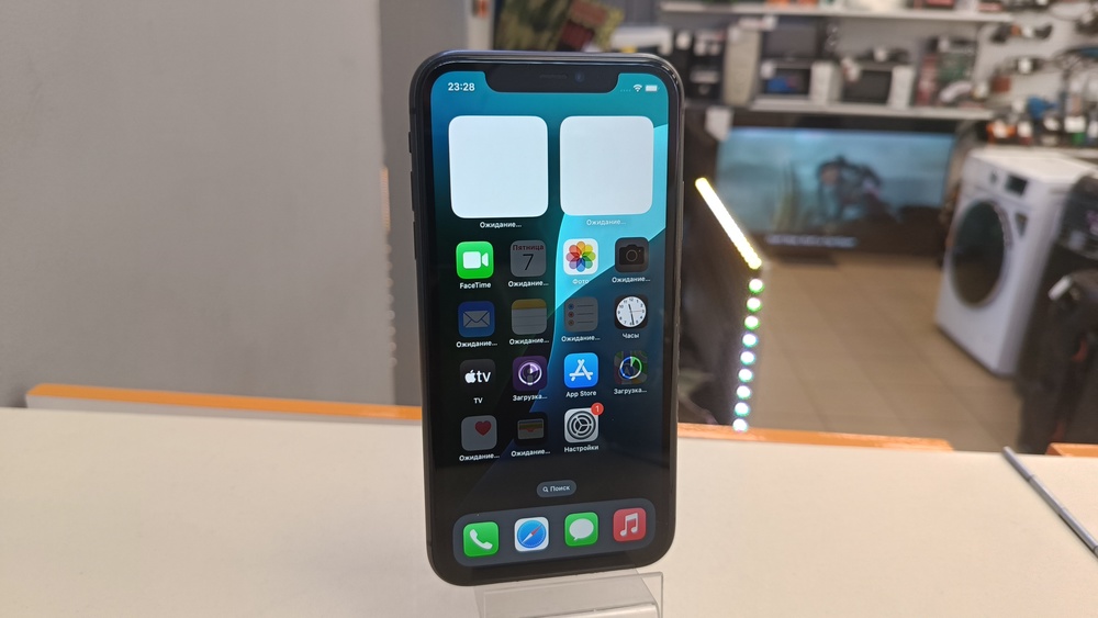 Смартфон Apple iPhone 11 64Gb