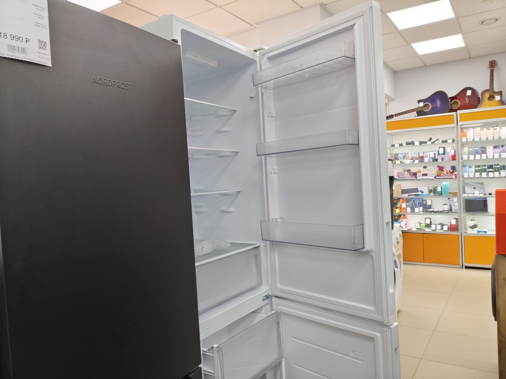 Холодильник Candy CFN6200SD