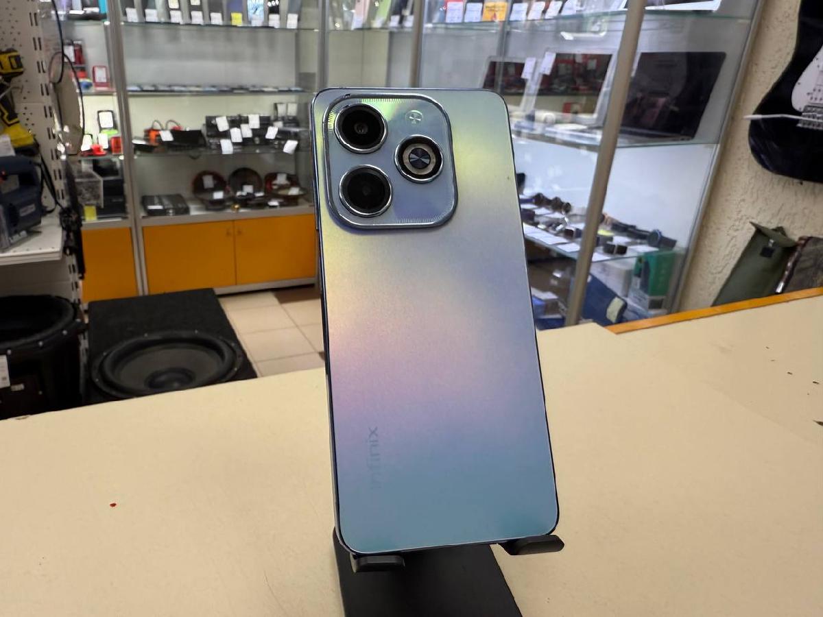 Смартфон Infinix HOT 40i 8/128