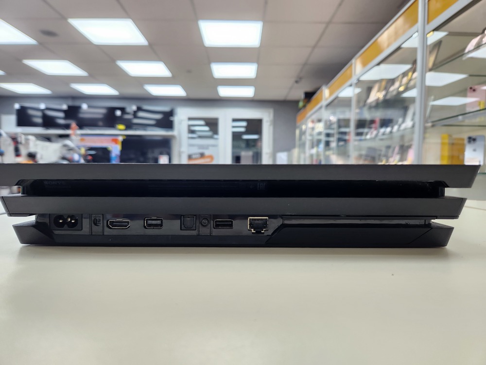 Игровая приставка PlayStation 4 Pro 1Tb