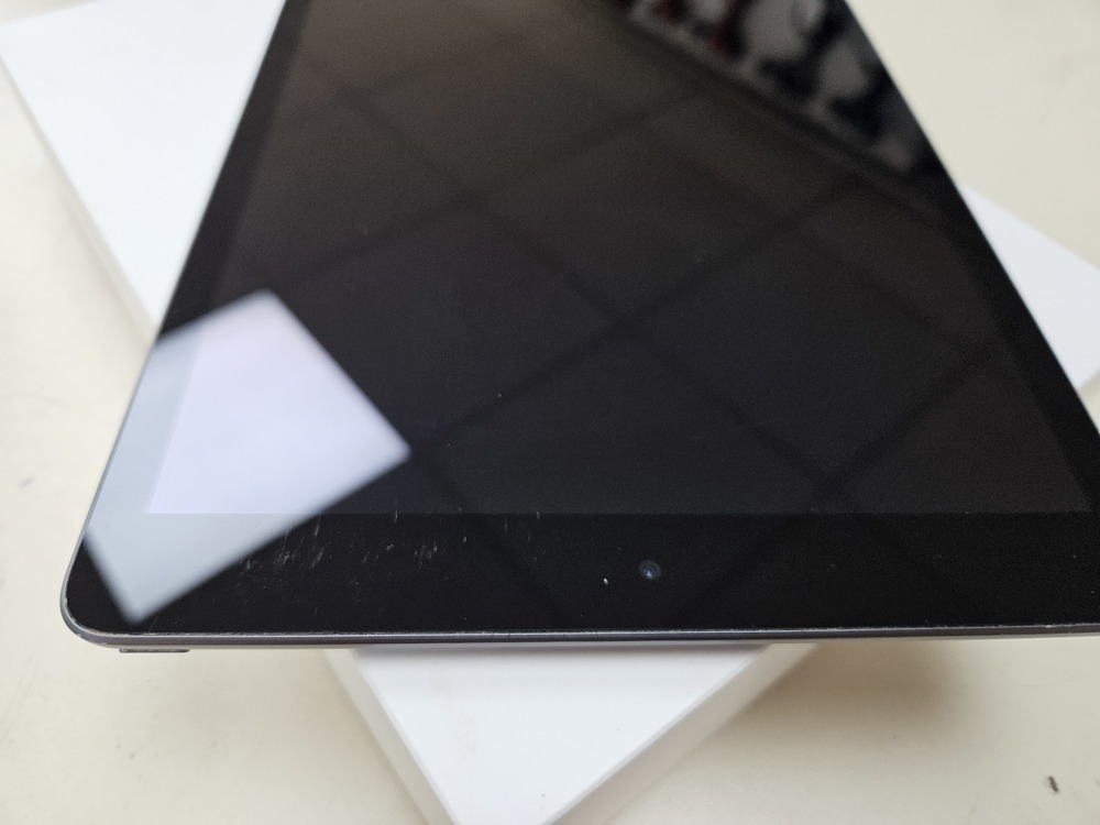 Планшет Apple iPad 9 64 ГБ (2021 A2602 (Wi-Fi)