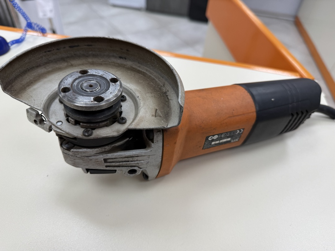 Угловая шлифмашина AEG WS 11-125