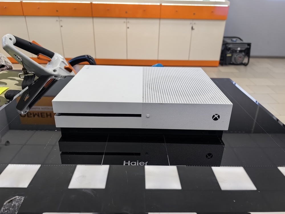 Игровая приставка Xbox One S 500Gb