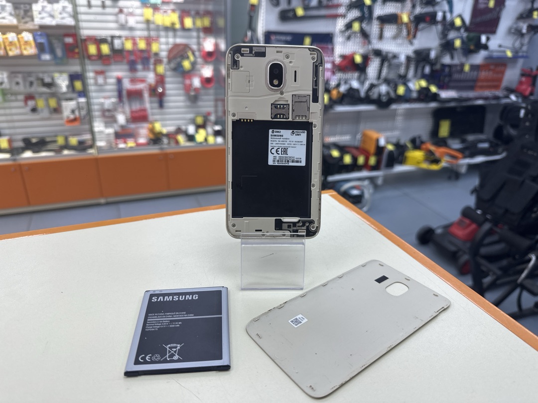 Смартфон Samsung Galaxy J4 2018 3/32