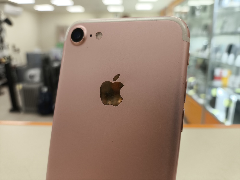 Смартфон Apple iPhone 7 32Gb