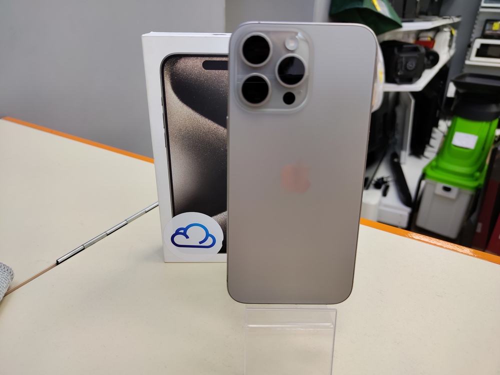 Смартфон Apple iPhone 15 Pro Max 256Gb