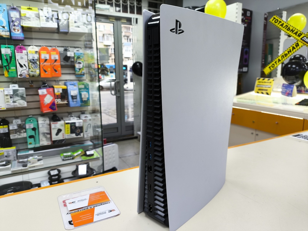 Игровая приставка PlayStation 5 825Gb (С дисководом) Игровая приставка PlayStation 5 825Gb (С дисководом)