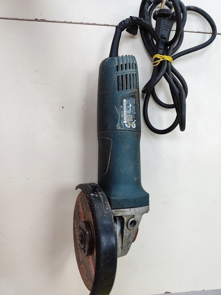 Угловая шлифмашина Bosch GWS 700