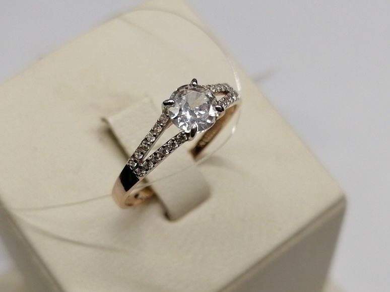 КОЛЬЦО С КАМНЯМИ (Au 585)