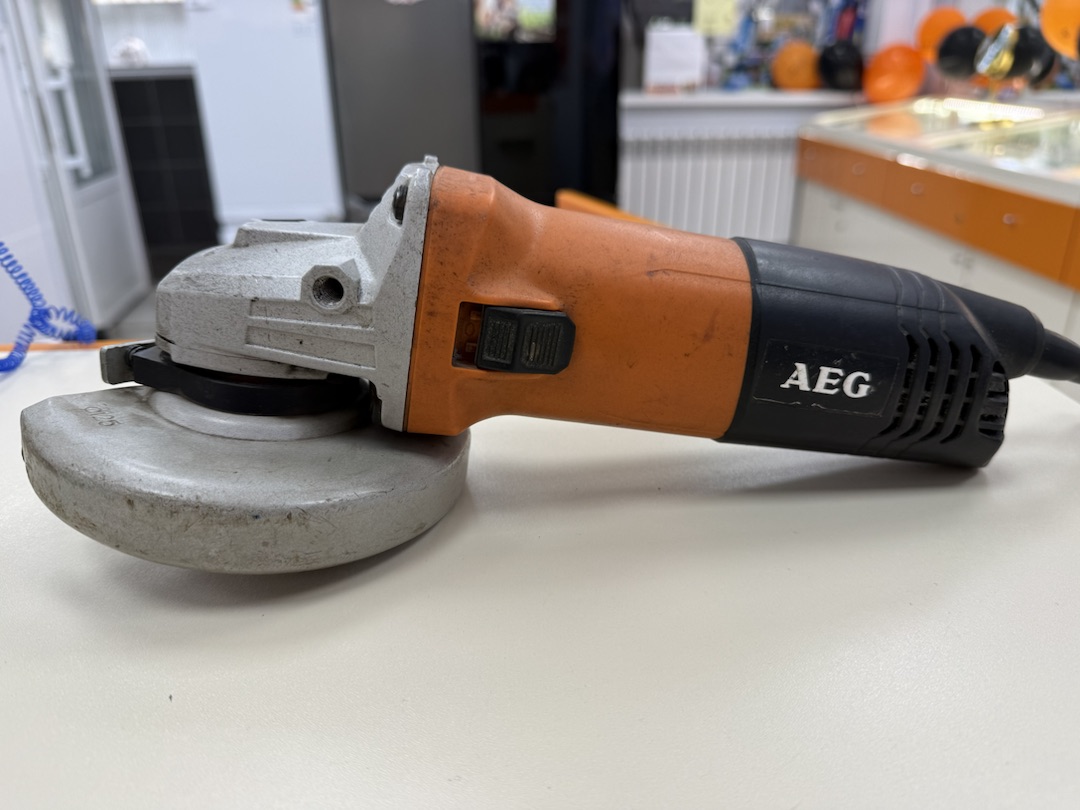Угловая шлифмашина AEG WS 11-125