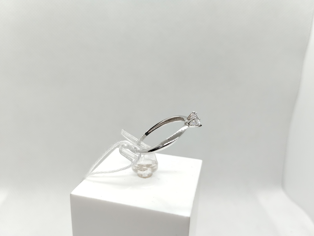 КОЛКМ585 КОЛЬЦО С КАМНЕМ (Au 585)