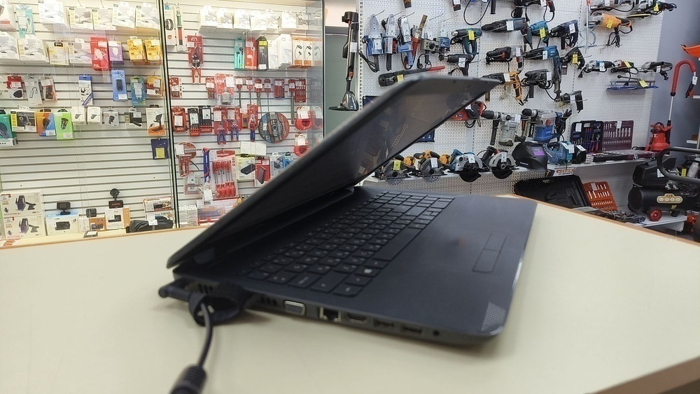 Ноутбук HP; A6-6310, Radeon Graphics, 8 Гб, Нет, 1 Tb