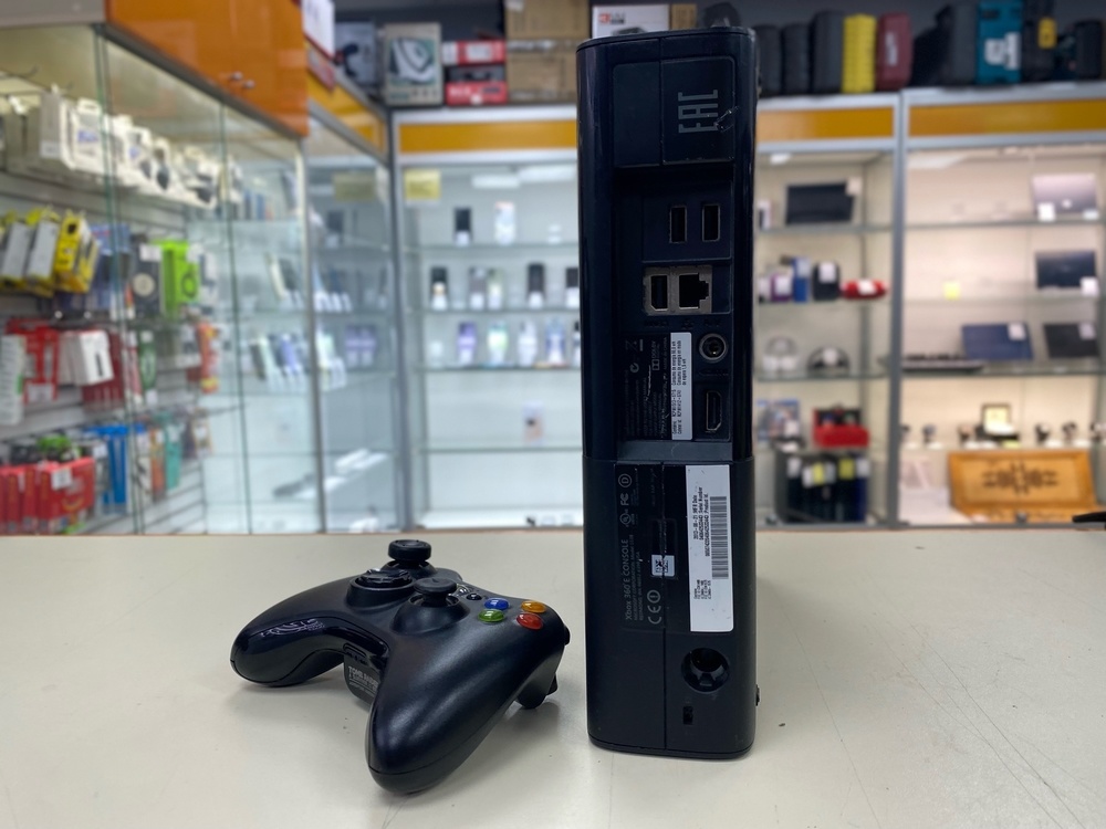 Игровая приставка Xbox 360 E