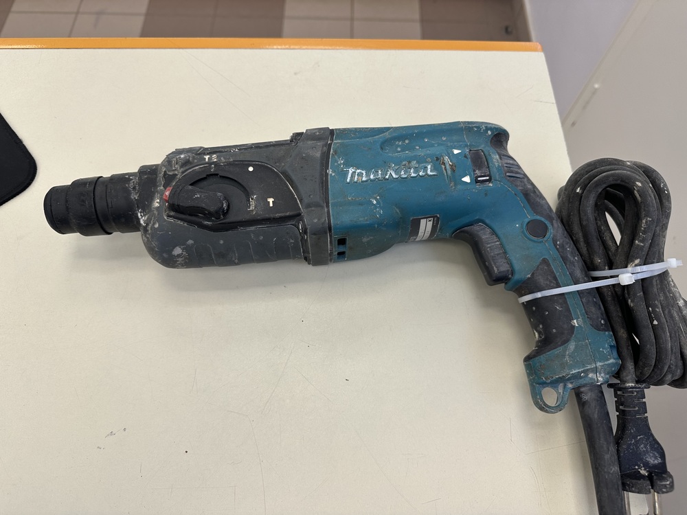 Перфоратор Makita HR 2470