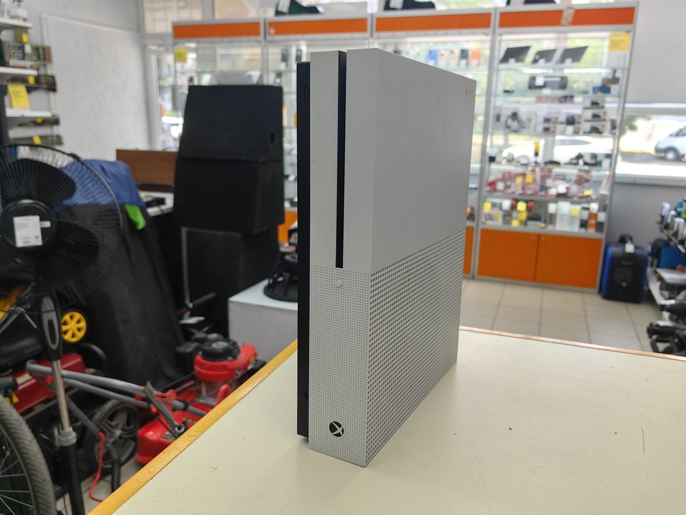Игровая приставка Xbox One S 1TB