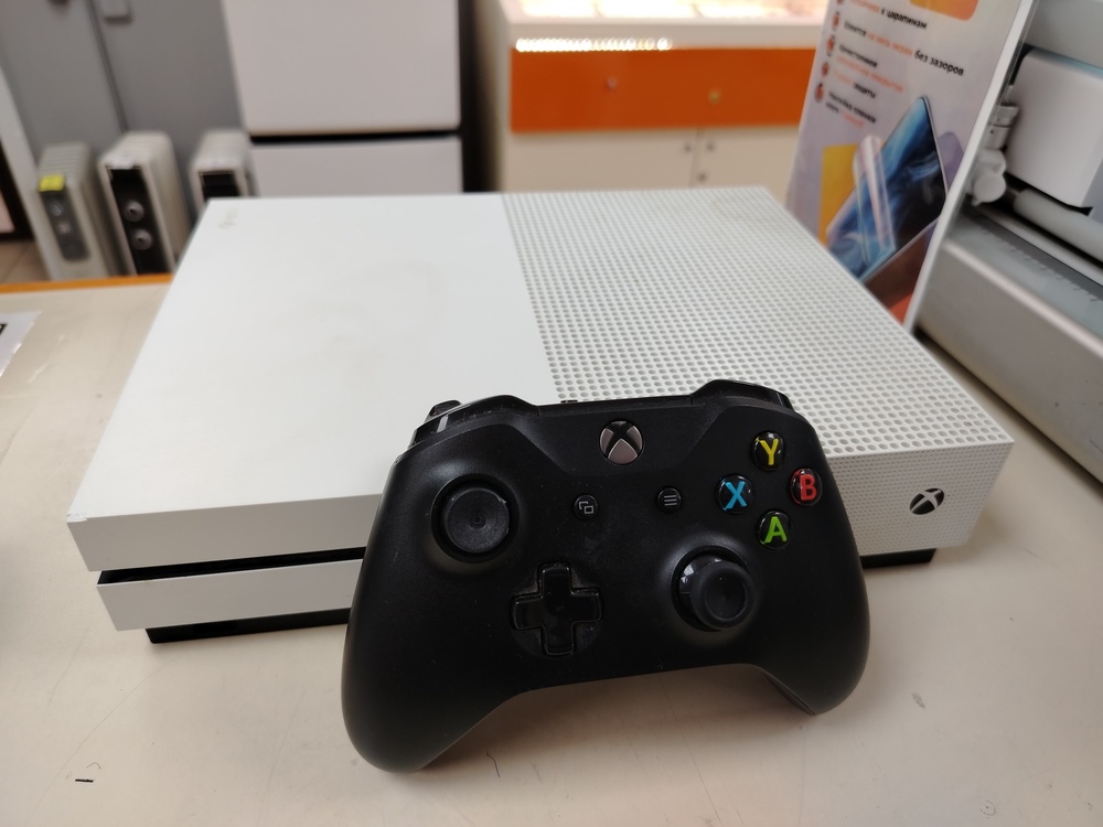 Игровая приставка Xbox One S 1TB