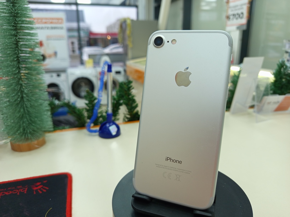 Смартфон Apple iPhone 7 32Gb