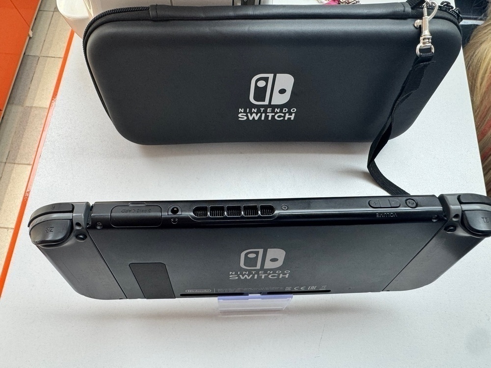 Игровая приставка Nintendo Switch
