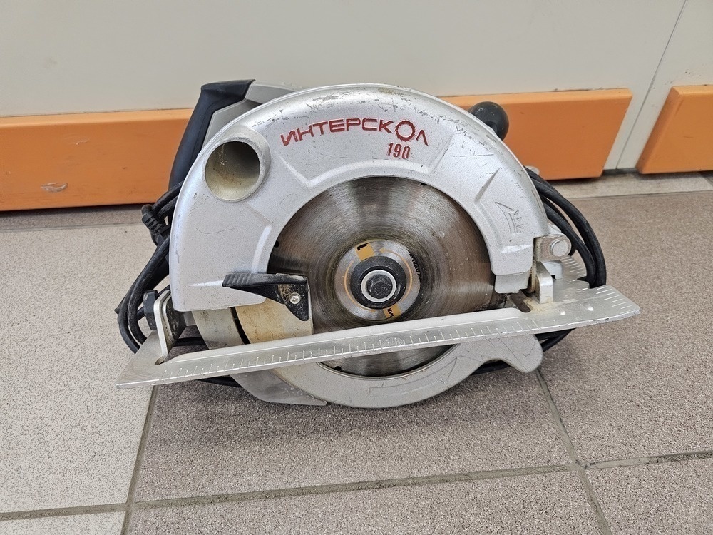 Дисковая пила Интерскол ДП-190/1600М