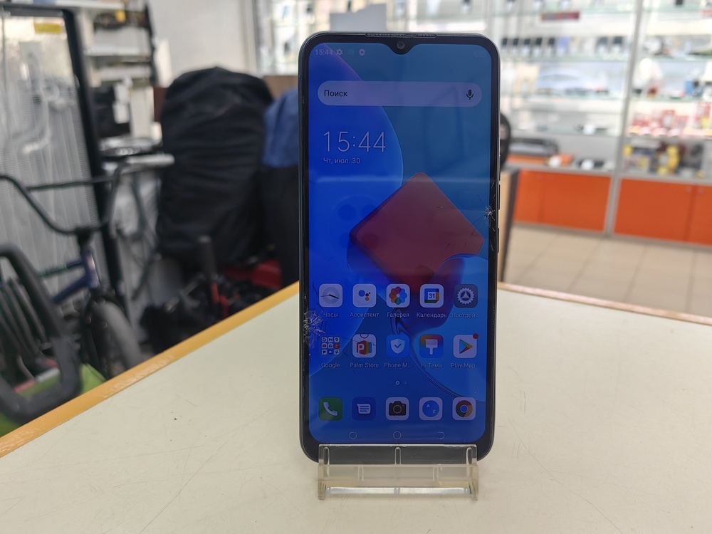 Смартфон Tecno Spark 8C 4/64