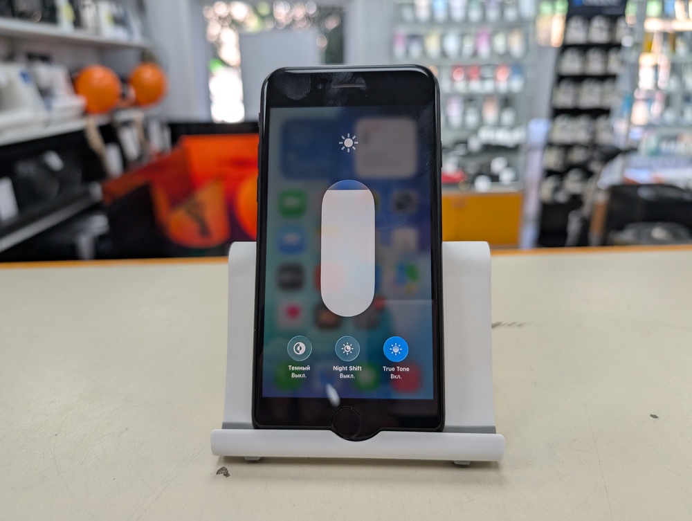Смартфон Apple iPhone SE 2020 64Gb