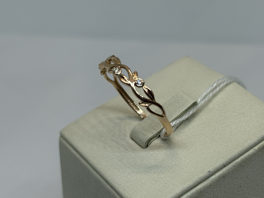 КОЛЬЦО С КАМНЯМИ (Au 585)