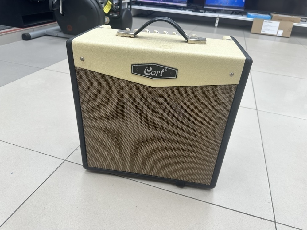 Комбоусилитель для гитар Cort CM30R
