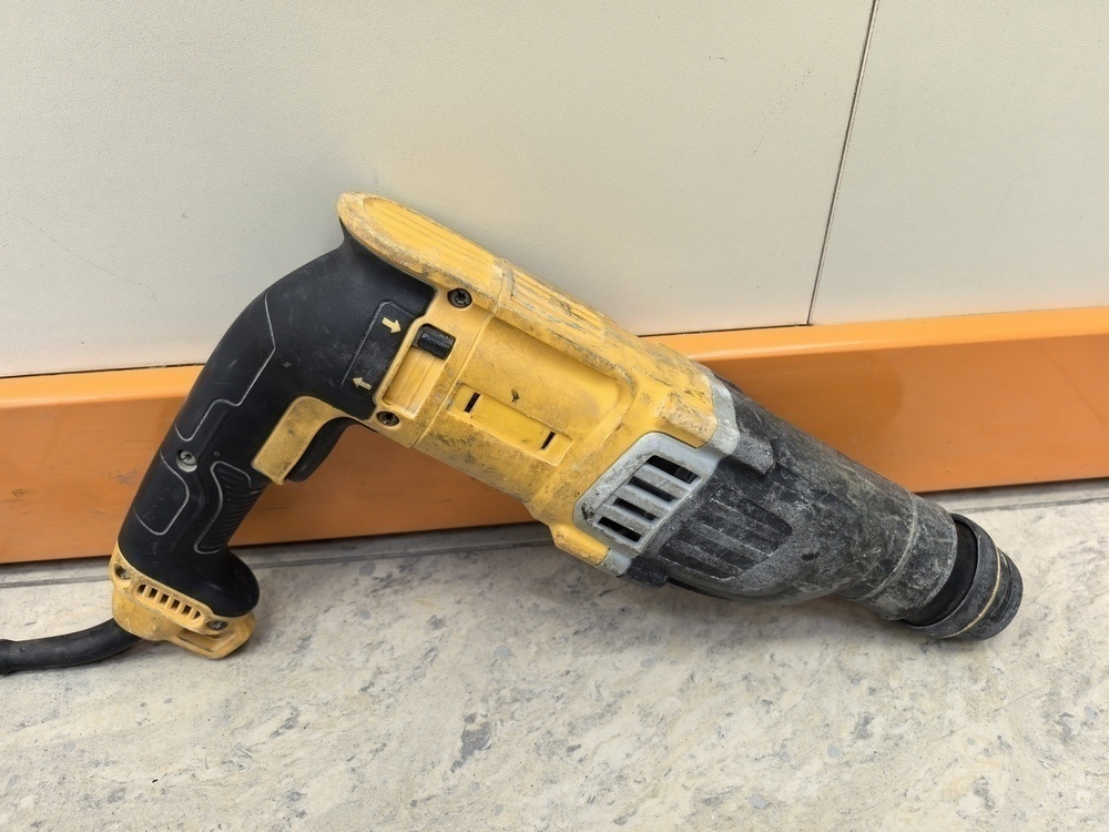 Перфоратор Dewalt D25003