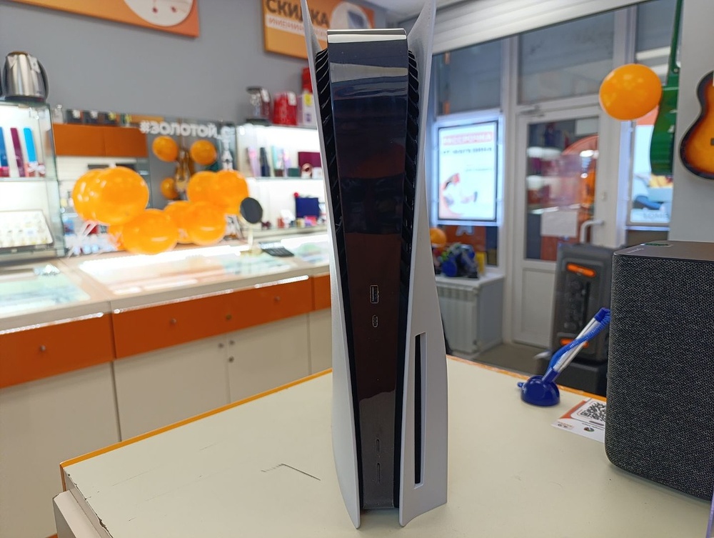 Игровая приставка PlayStation 5 825Gb (С дисководом) Игровая приставка PlayStation 5 825Gb (С дисководом)