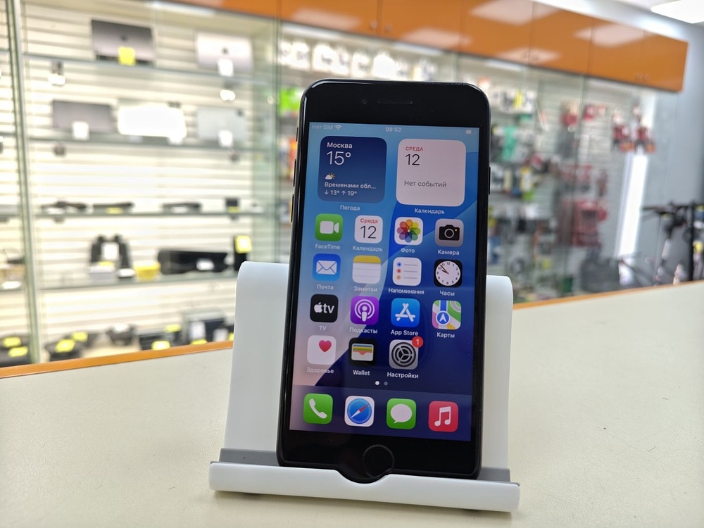 Смартфон Apple iPhone SE 2020 64Gb
