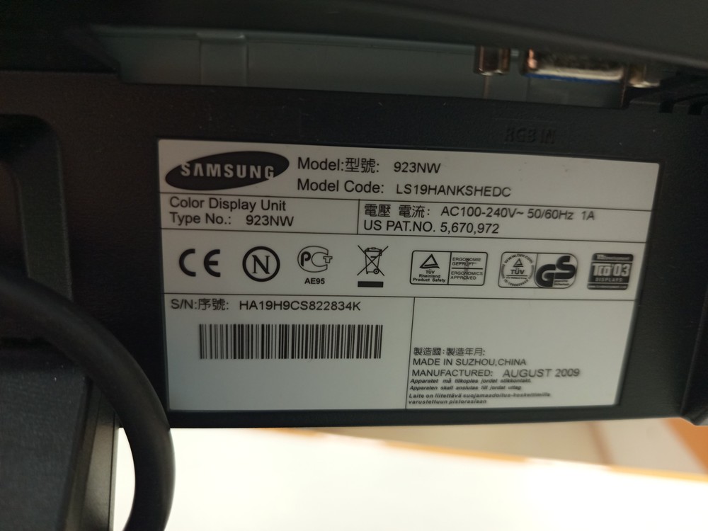 Монитор Samsung 923NW