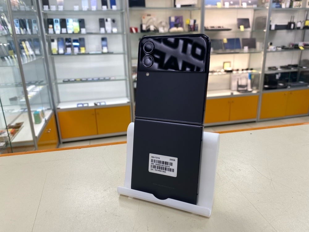 Смартфон Samsung Galaxy Z Flip 4 8/256