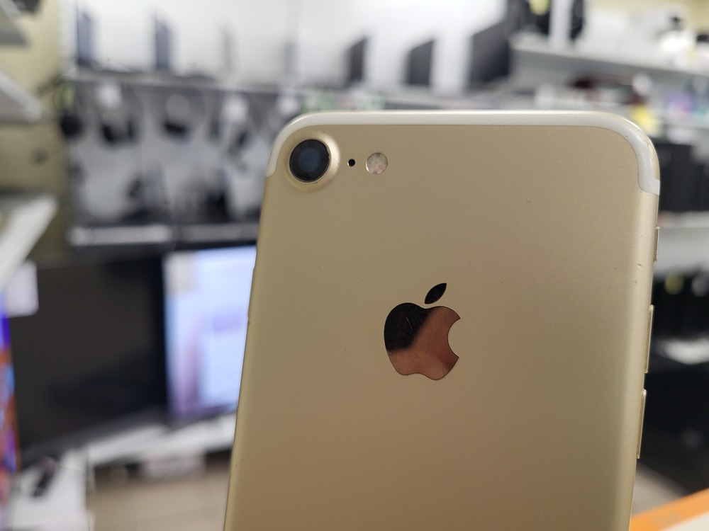 Смартфон Apple iPhone 7 32Gb
