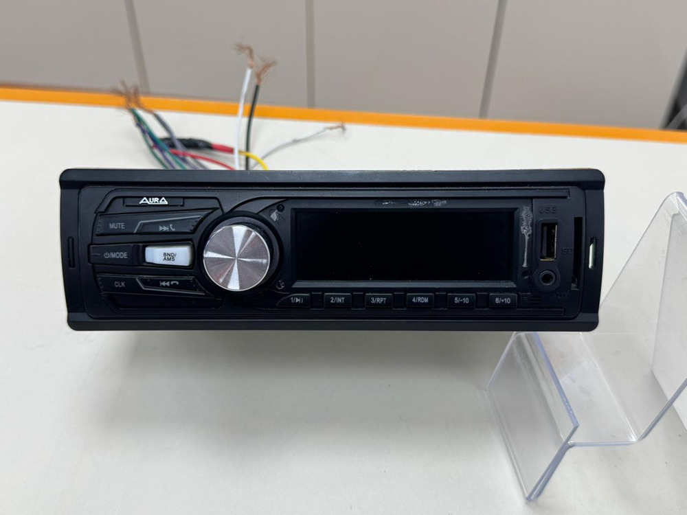 Автомагнитола Aura AMH-220BT