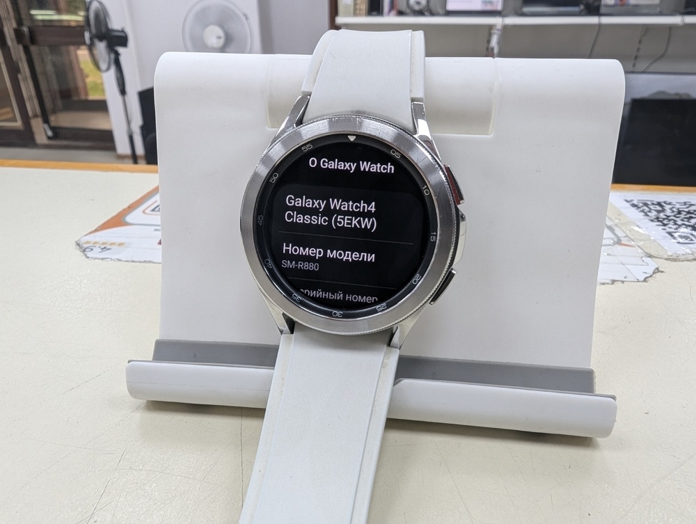 Смарт-часы Samsung Watch 4 Classic 42mm