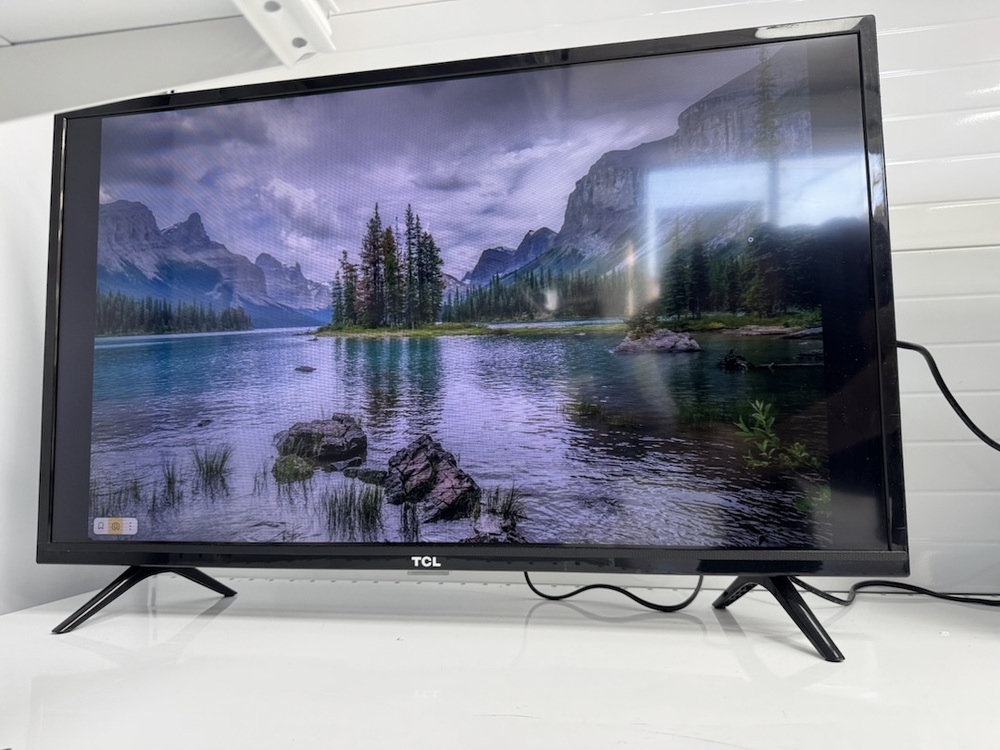 LED Телевизор TCL LED32D3000