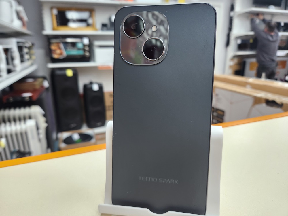 Смартфон Tecno Spark 40C 8/128